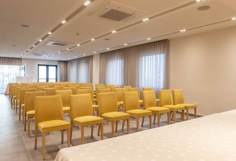 هتل Montecarlo Spa & Wellness