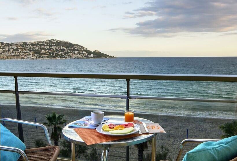 Отель Monterrey Roses By Pierre & Vacances