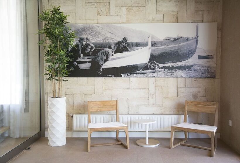 Отель Monterrey Roses By Pierre & Vacances