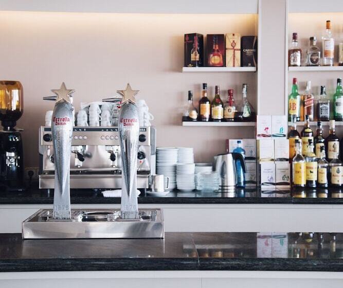 Отель Monterrey Roses By Pierre & Vacances