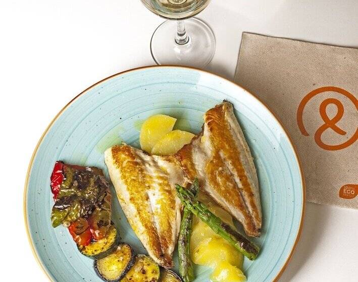 Отель Monterrey Roses By Pierre & Vacances