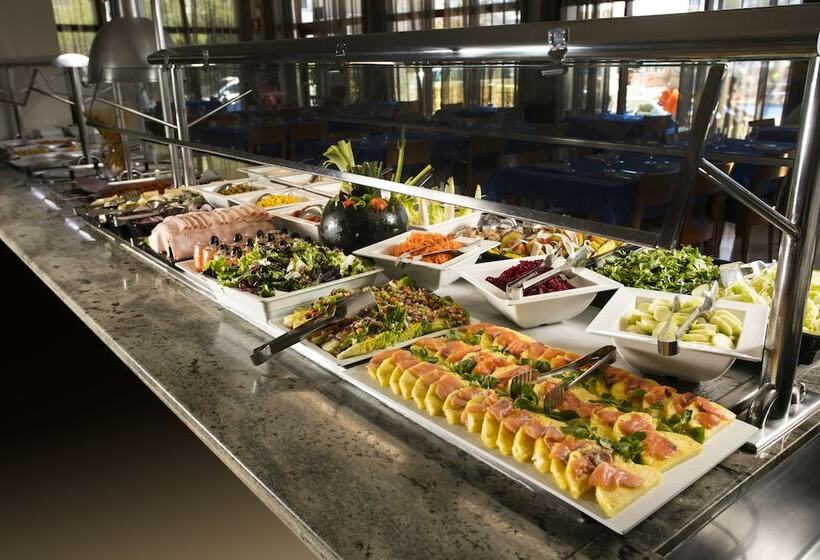 Отель Monterrey Roses By Pierre & Vacances