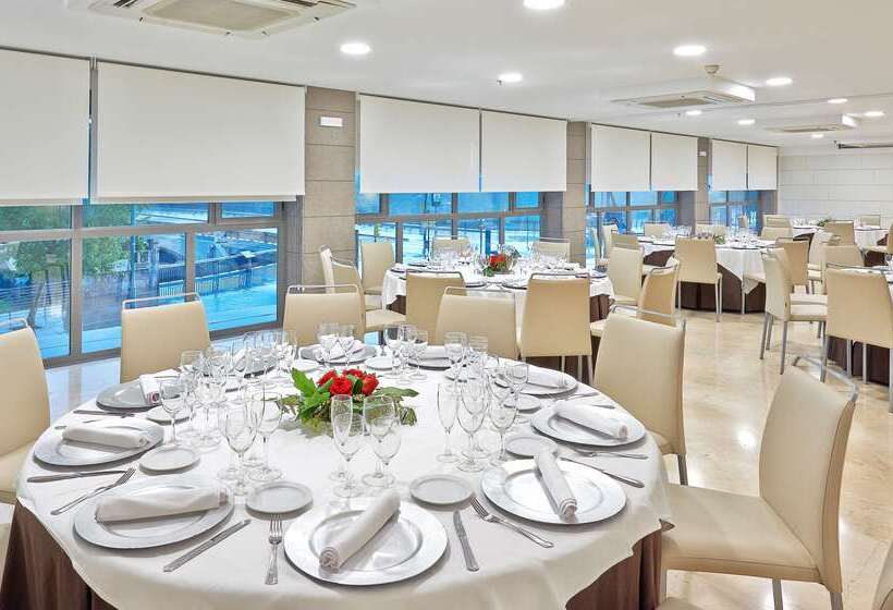 Отель NH Ciudad De Zaragoza