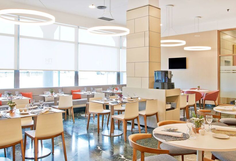 Отель NH Ciudad De Zaragoza