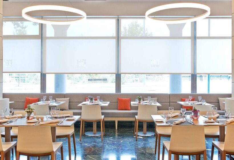 Отель NH Ciudad De Zaragoza