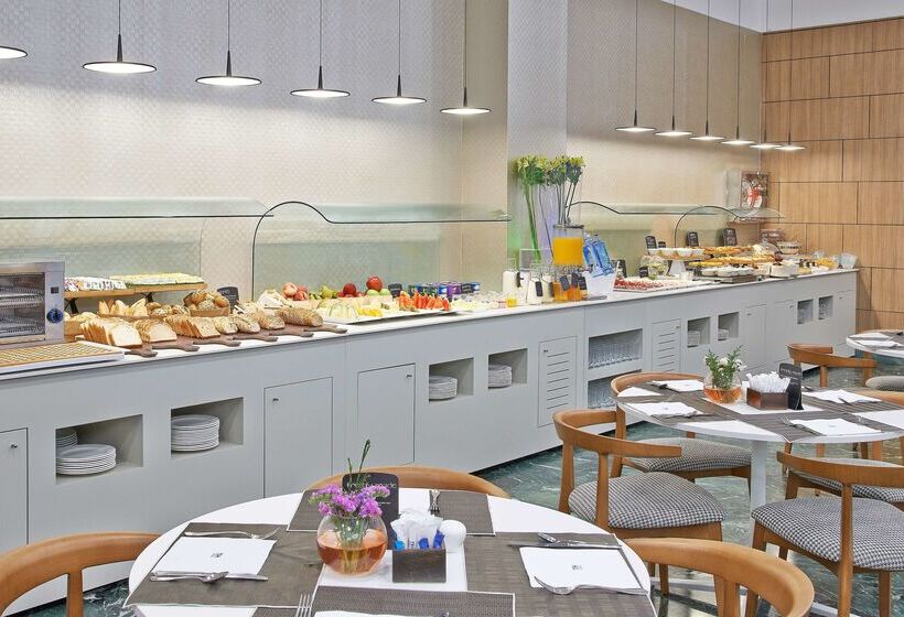 Отель NH Ciudad De Zaragoza