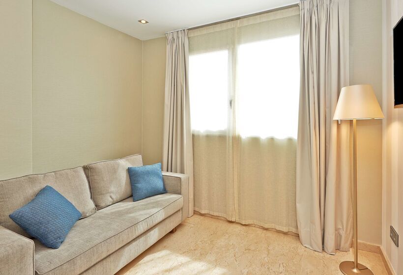 Отель NH Ciudad De Zaragoza