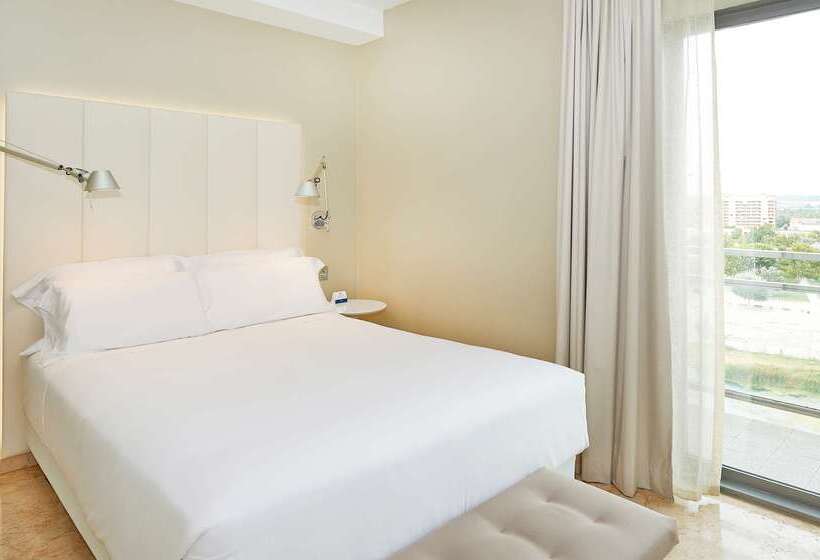 Отель NH Ciudad De Zaragoza