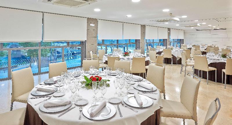 Отель NH Ciudad De Zaragoza