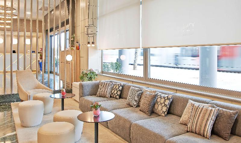 Отель NH Ciudad De Zaragoza