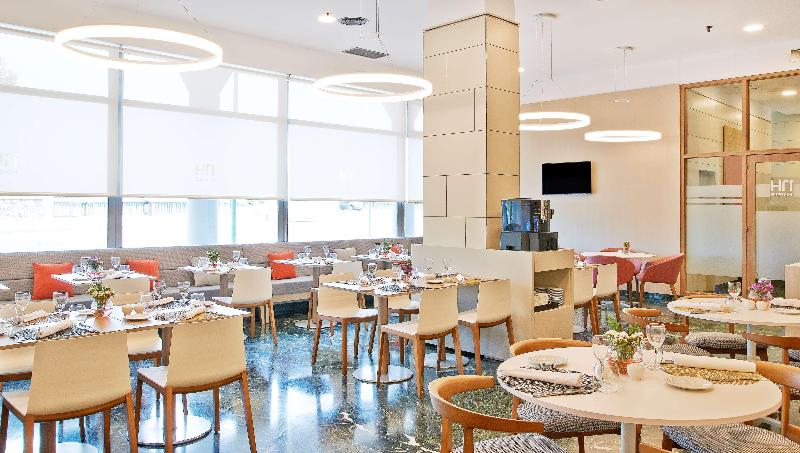 Отель NH Ciudad De Zaragoza