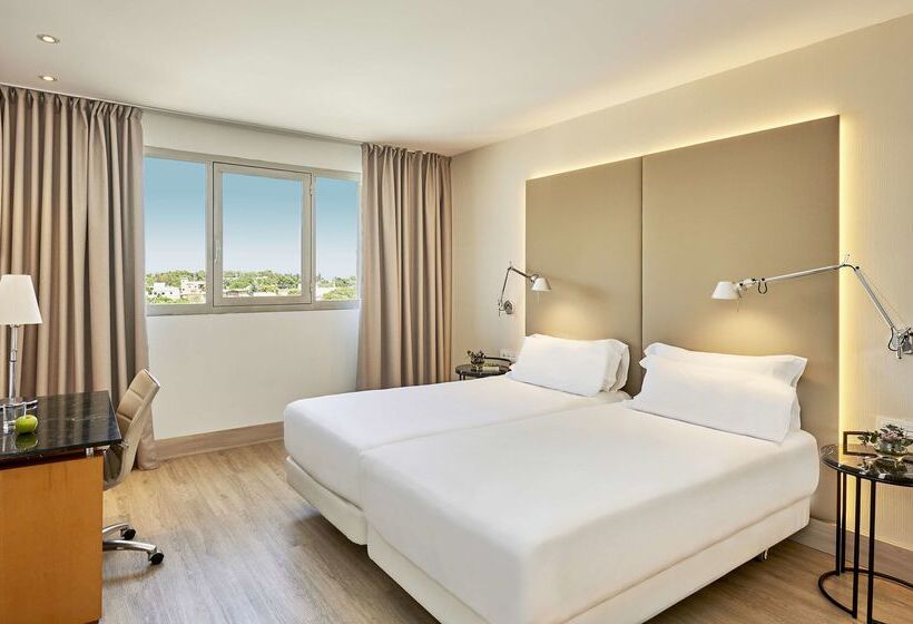 فندق NH Ciutat De Reus