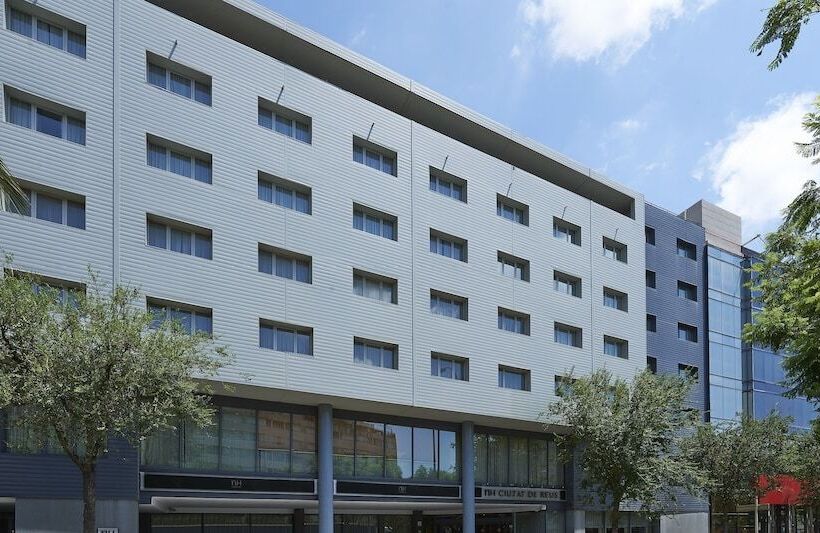 فندق NH Ciutat De Reus