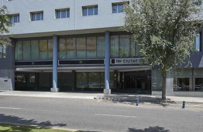 فندق NH Ciutat De Reus