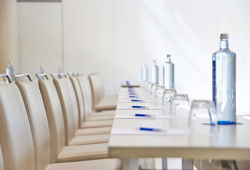 هتل NH Madrid Nacional