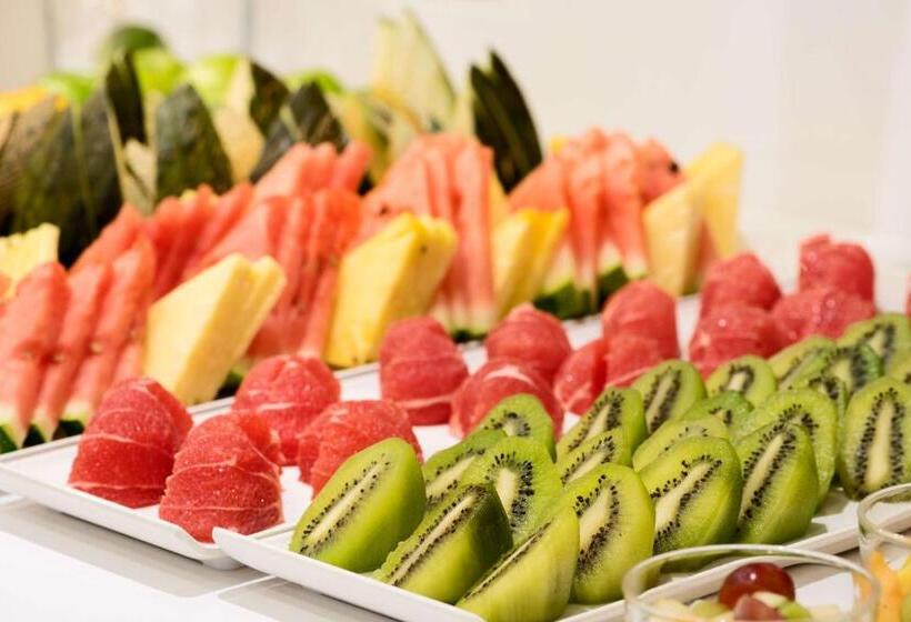 هتل NH Madrid Nacional