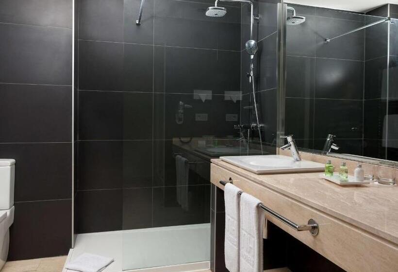 هتل NH Madrid Nacional