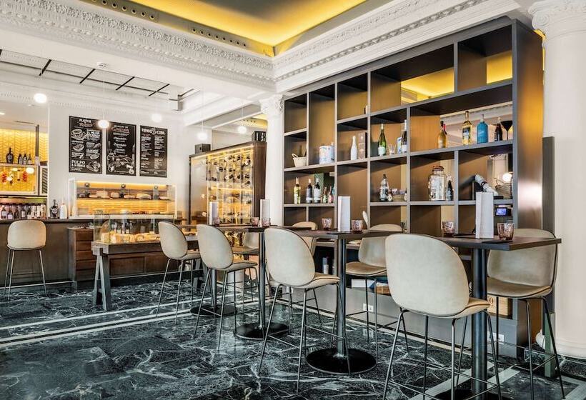 هتل NH Madrid Nacional