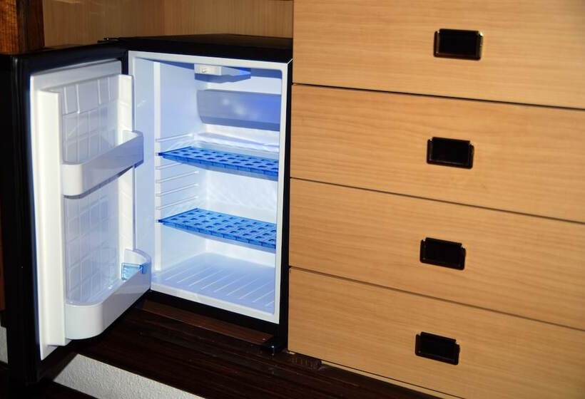 Отель Pensión Araba