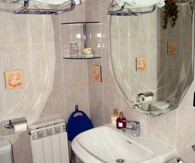 Отель Pensión Araba