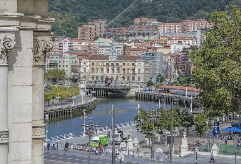 هتل Petit Palace Arana Bilbao