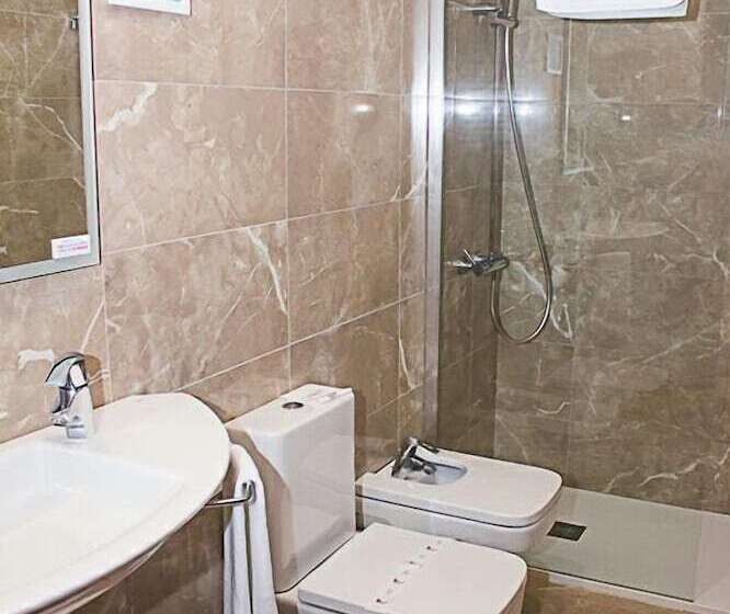 هتل Playa Poniente