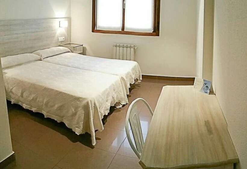 هتل Playa Poniente