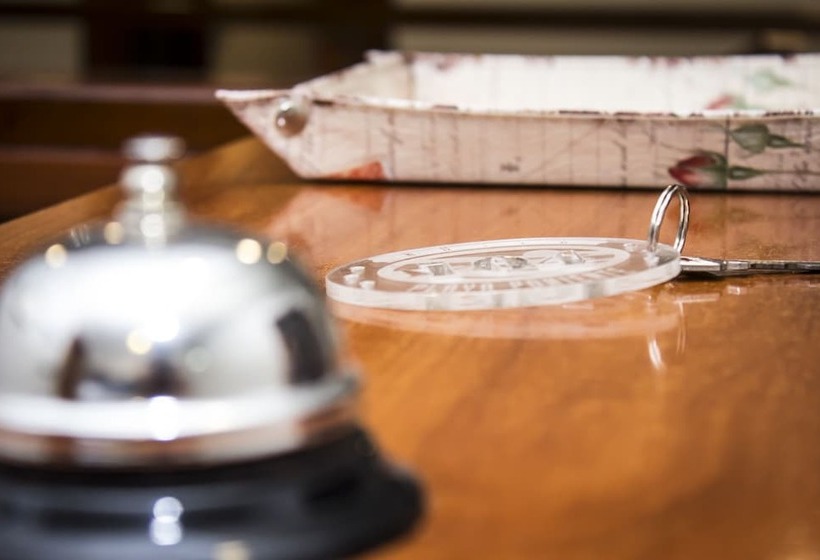 هتل Playa Poniente