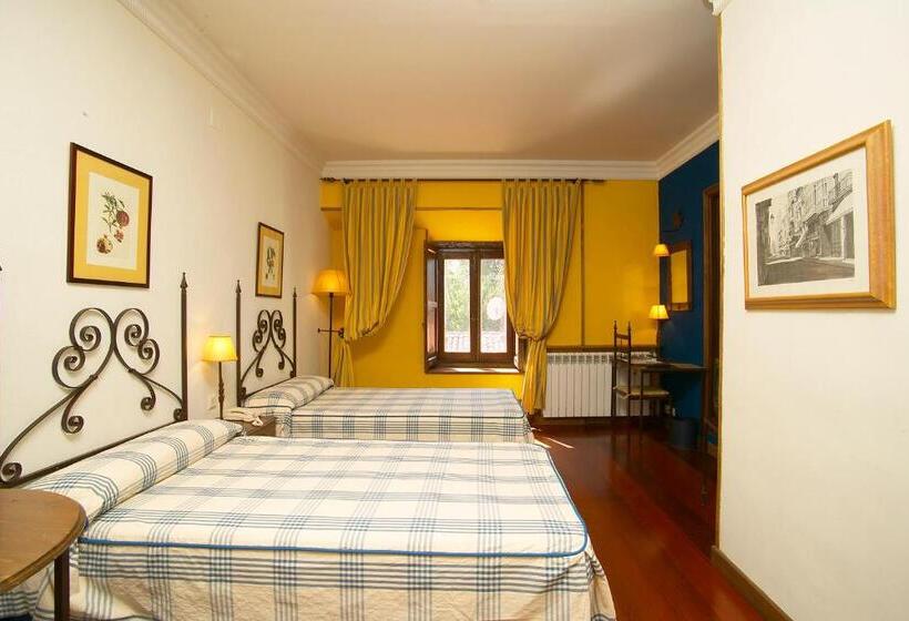 فندق Real Monasterio De San Zoilo