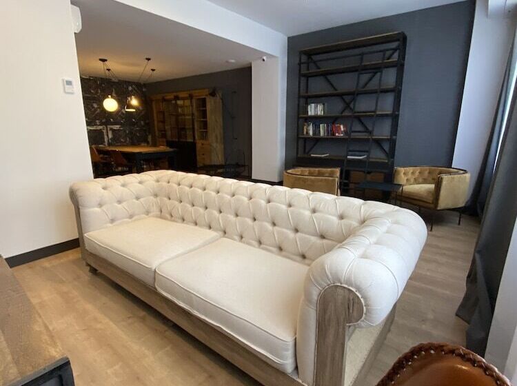 هتل Bypillow San Mamés