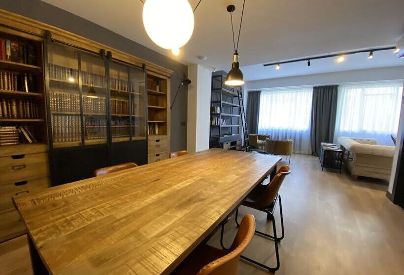 هتل Bypillow San Mamés