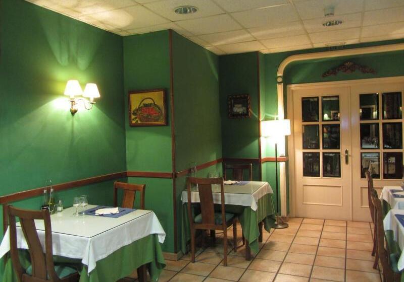 فندق Villa De Utrillas