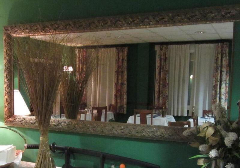 فندق Villa De Utrillas