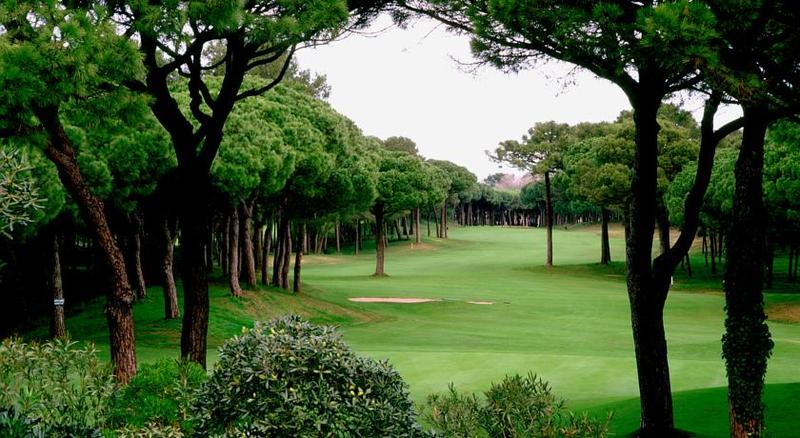 منتجع Aparthotel Golf Beach