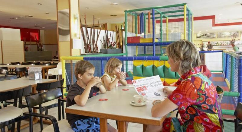 منتجع Aparthotel Golf Beach