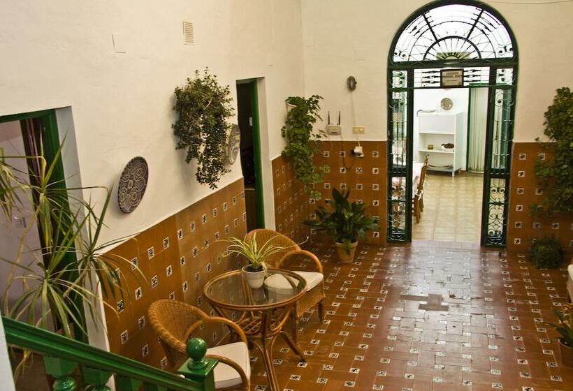 Hostal El Faro