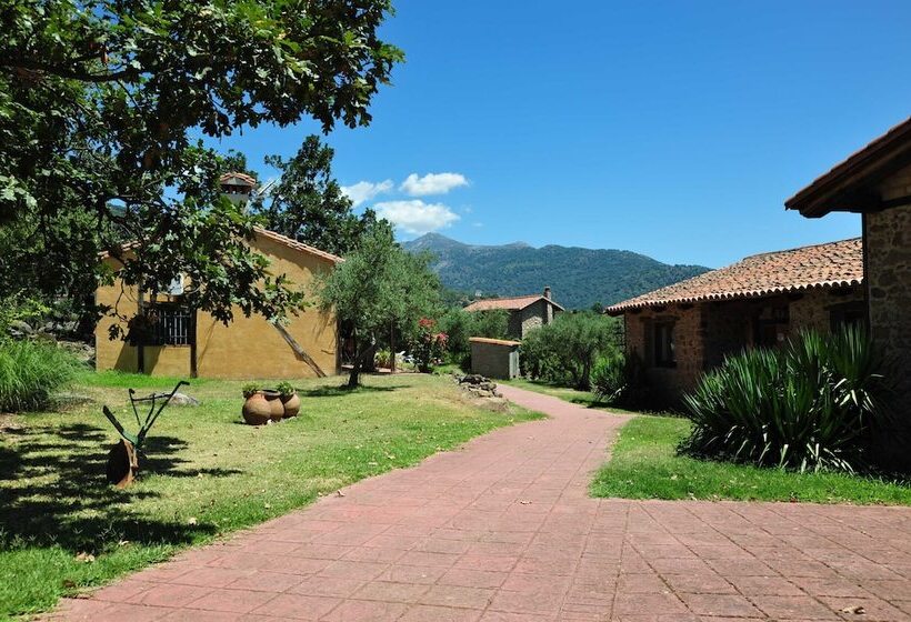 فندق فئة نجمة واحدة Hosteria Fontivieja