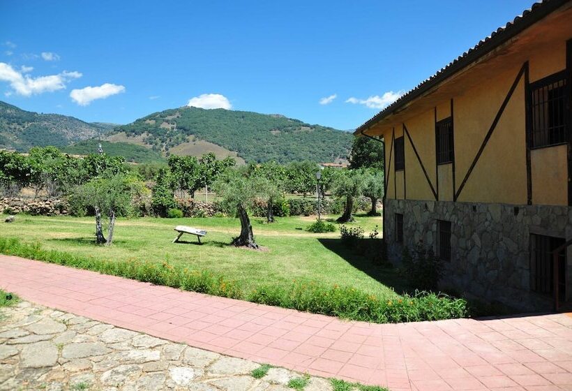 فندق فئة نجمة واحدة Hosteria Fontivieja