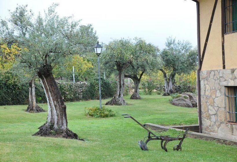 فندق فئة نجمة واحدة Hosteria Fontivieja