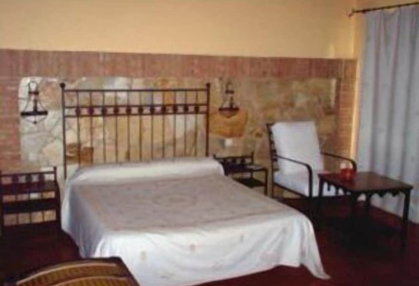 فندق فئة نجمة واحدة Hosteria Fontivieja