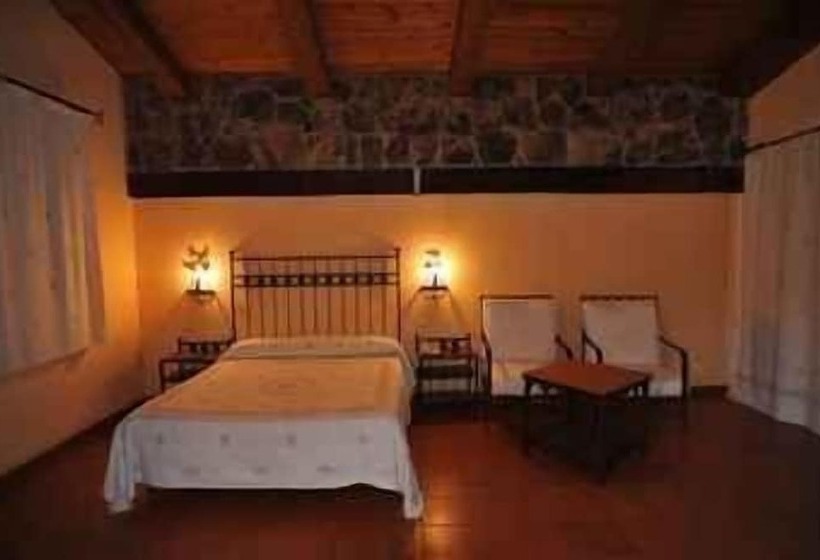 فندق فئة نجمة واحدة Hosteria Fontivieja