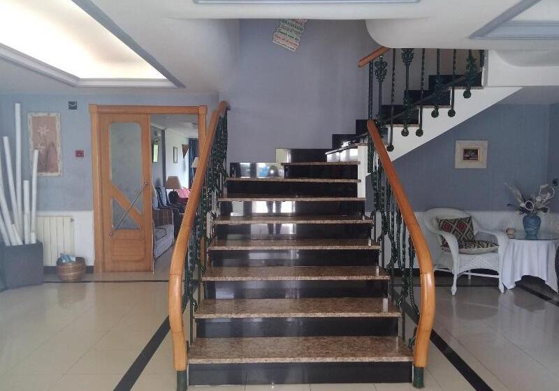 مسافرخانه Pineda Playa