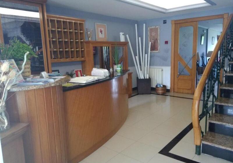 مسافرخانه Pineda Playa