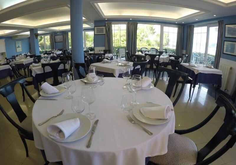 مسافرخانه Pineda Playa