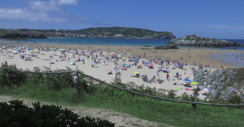 مسافرخانه Pineda Playa