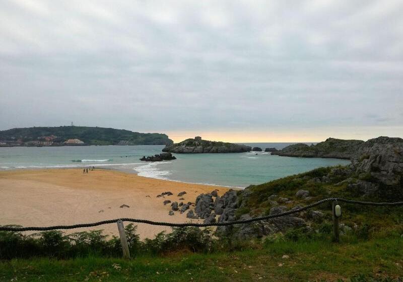 مسافرخانه Pineda Playa