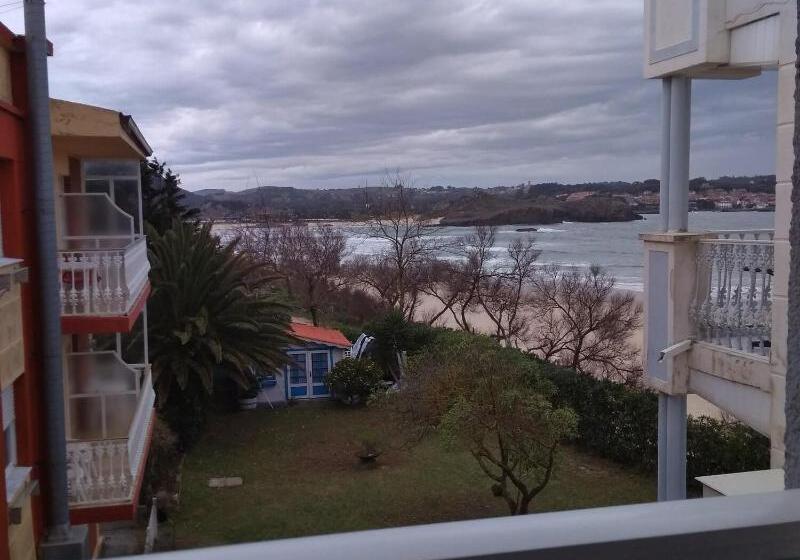 مسافرخانه Pineda Playa