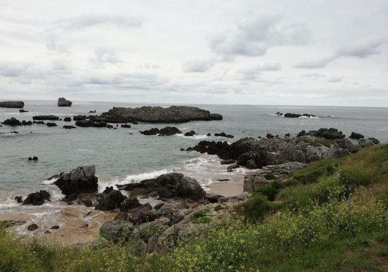 مسافرخانه Pineda Playa