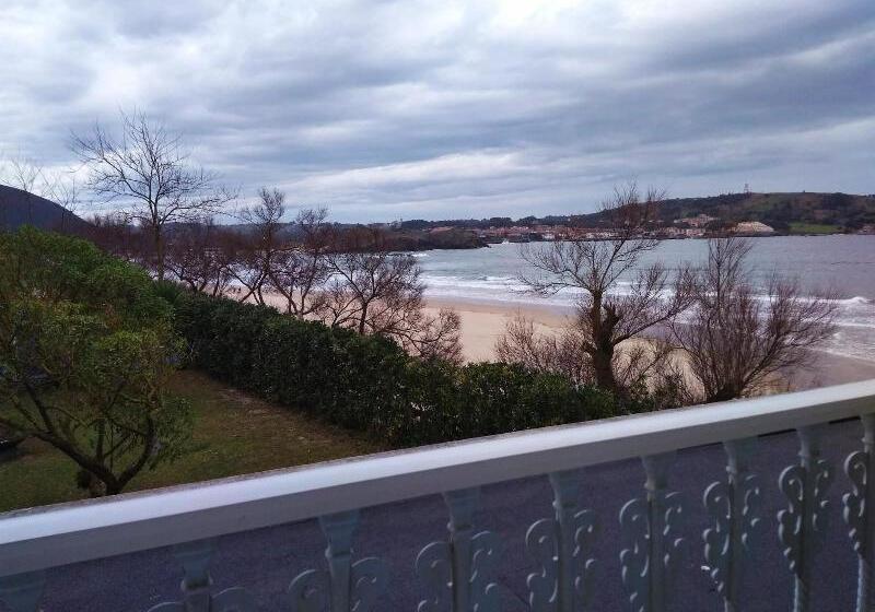 مسافرخانه Pineda Playa