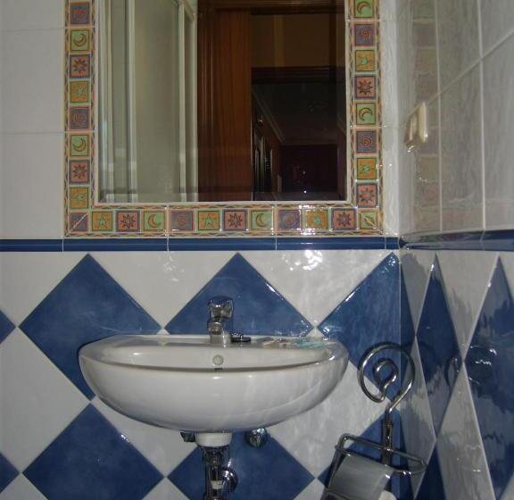 مسافرخانه Pr Tambre